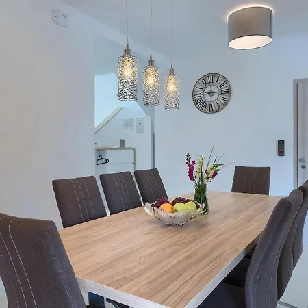 Mara Svetvincenat Holiday home