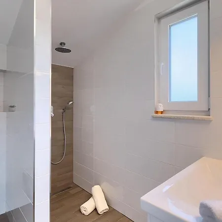 Mara Svetvincenat * Štokovci