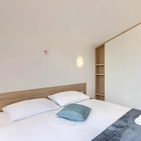 Mara Svetvincenat Holiday home Stokovci