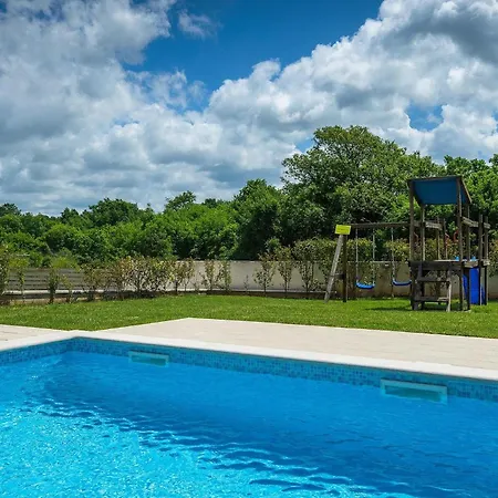 Mara Svetvincenat Holiday home