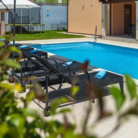 Mara Svetvincenat Holiday home